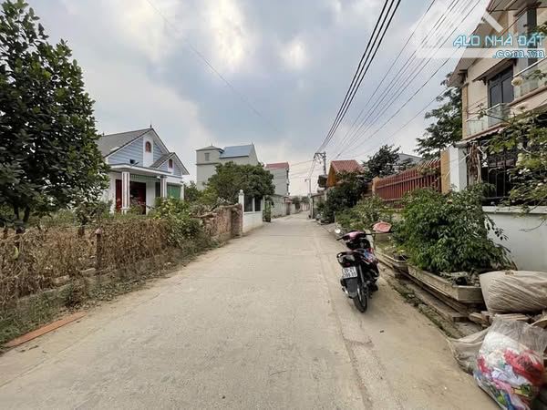 Bán đất xóm Bến - Đông Xuân - Sóc Sơn - 150m2 Full thổ - MT 8m - Đường ô tô tải - 1