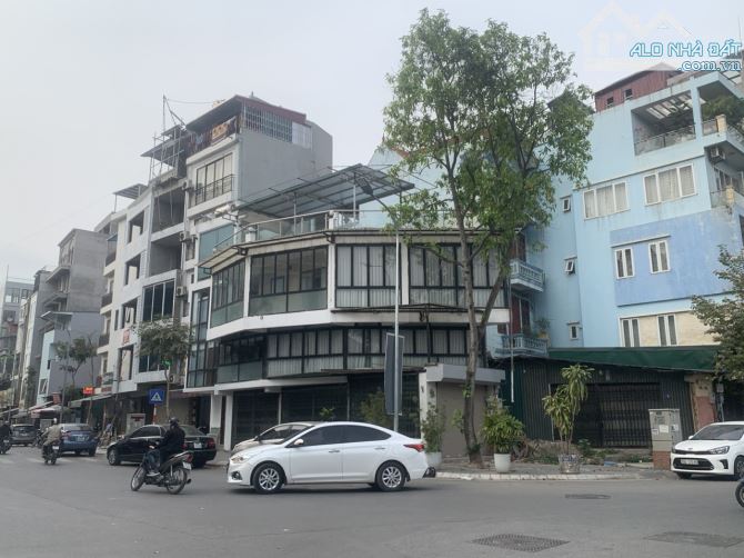 Bán nhà mặt đường Hồ Tây 56m2 VieW hồ, lô góc 3 thoáng, vỉa hè kinh doanh, giá 39 tỷ. - 1