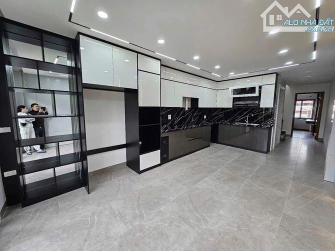 BÁN NHÀ THỊNH LIỆT - Ô TÔ TRÁNH DỪNG ĐỖ NGÀY ĐÊM - DT 65M 6 TẦNG THANG MÁY, RẺ HIẾM - 1