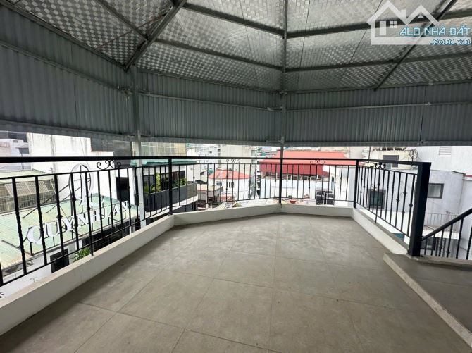 Nguyên Hồng 59.8 tỷ, 72m2 xây mới 8 tầng mặt tiền 17m lô góc. - 12