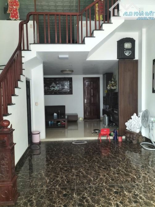 Bán nhà 3 tầng  39B Thôn Độc Lập, Xã Vũ Ninh , Kiến Xương DT140 m2, MT7m, giá 4.86 tỷ - 2