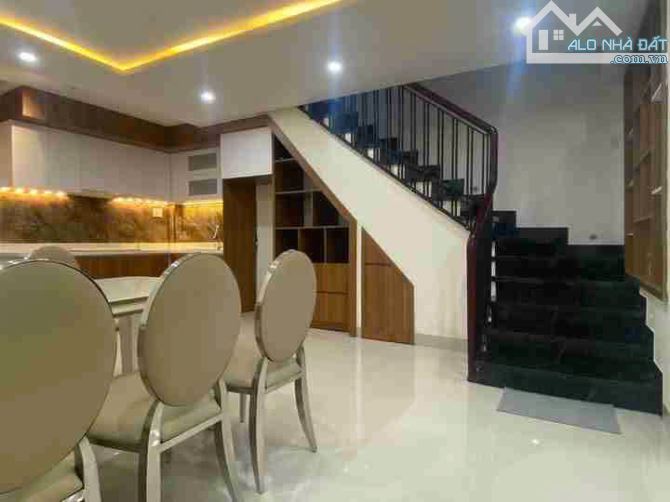 PHAN TỨ- DIỆN TÍCH LỚN 320M2- NHÀ 3 TẦNG ĐẸP KÈM DÃY NHÀ TRỌ CHO THUÊ- GIÁ HƠN 13 TỶ. - 2