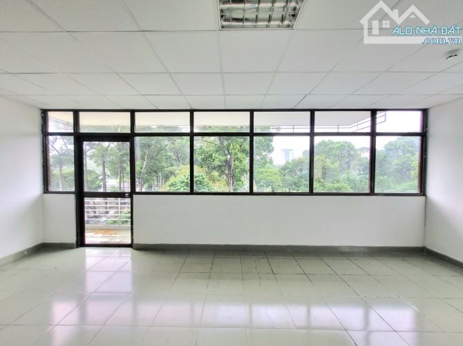 Cho thuê văn phòng Đội Cấn 130m2 chỉ 14tr free dịch vụ free xe nhà mới vuông đét - 2