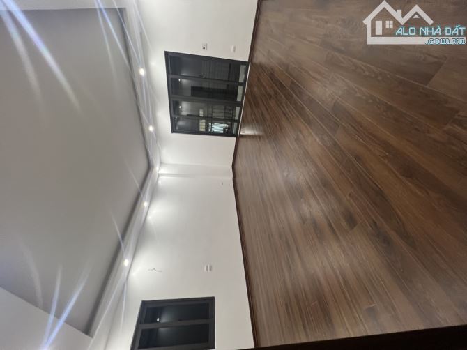 Bán toà nhà Buliding Cạnh Hồ Đắc Di dòng tiền tốt - 8 tầng - DT đất 50m2 - Giá 13 tỷ - 2
