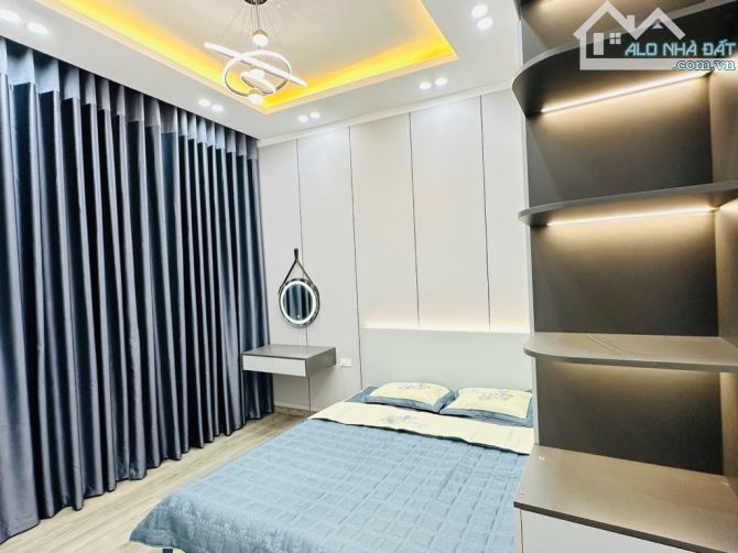 Bán nhà phố Kim mã dt :30 m2 *4 tầng *5,8 m giá 5,6 tỷ - 2