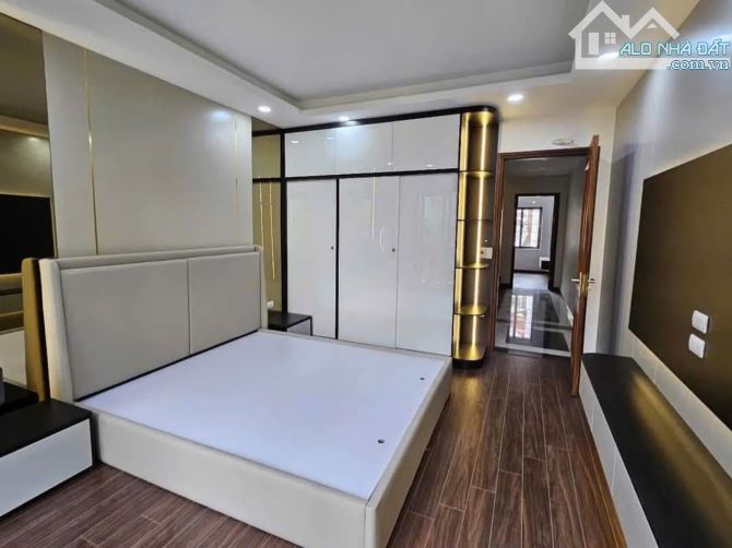 BÁN NHÀ THỊNH LIỆT - Ô TÔ TRÁNH DỪNG ĐỖ NGÀY ĐÊM - DT 65M 6 TẦNG THANG MÁY, RẺ HIẾM - 2
