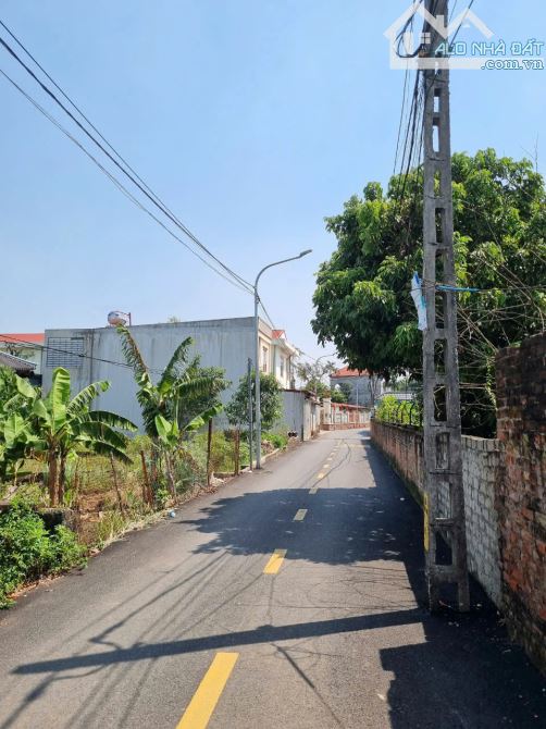 Cần bán lô đất ngay trục chính Đồng Trạng, Cổ Đông. Cách QL21 400m, ngay sát khu CNC, ĐHQG - 3