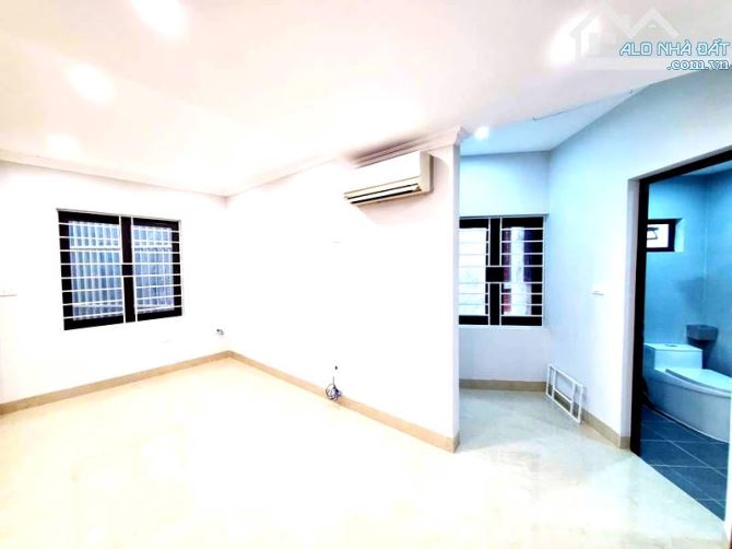 Bán gấp! Nhà Trường Chinh, Thanh Xuân gần phố thông thoáng, full nội thất, 42m2, giá nhỉnh - 3