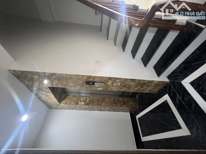 Bán toà nhà Buliding Cạnh Hồ Đắc Di dòng tiền tốt - 8 tầng - DT đất 50m2 - Giá 13 tỷ - 4