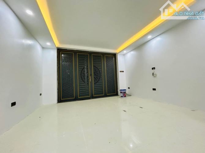 NHÀ HOT TRUNG KÍNH CẦU GIẤY 10,6 TỶ 52M2*7T, GẦN Ô TÔ, KINH DOANH - 4