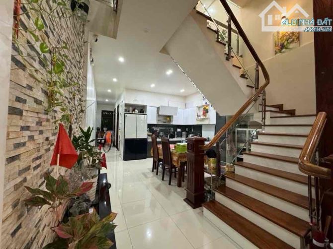 🏡 Nhà 3 tầng 3 mê full nội thất cao cấp đường Tống duy Tân Diện tích đất 99,3m2 . DTXD : - 4