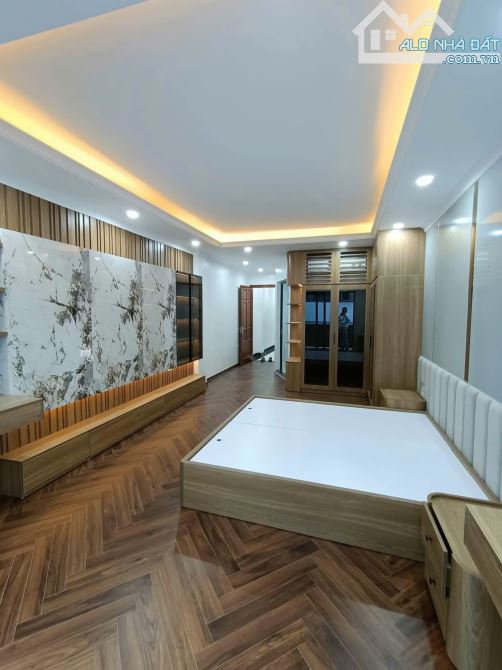 BÁN NHÀ THỊNH LIỆT - Ô TÔ TRÁNH DỪNG ĐỖ NGÀY ĐÊM - DT 65M 6 TẦNG THANG MÁY, RẺ HIẾM - 4