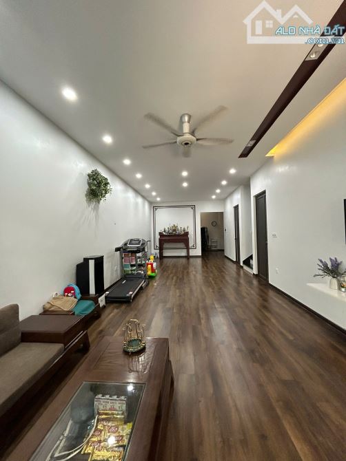 Chủ nhà chuyển vào Vin ở cần bán nhanh nhà 2,5 tầng 180m2 Đào Xuyên, Đa Tốn - 7