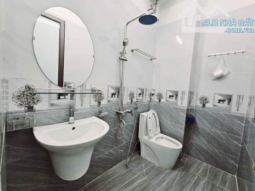 Hoa Hậu Lạc Long Quân cần bay sớm : diện tích 48m2x5 , Mt 4m , giá chỉ 12 tỉ - 7