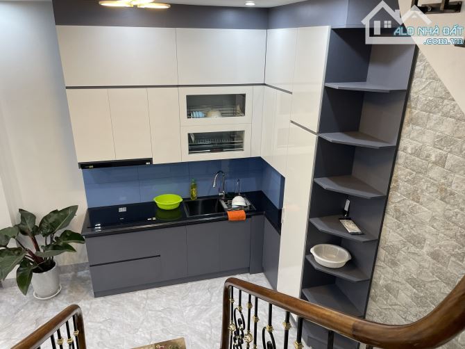 Nhà phố Lê Đại Hành, mới xây đẹp lung linh 12.9 tỷ.