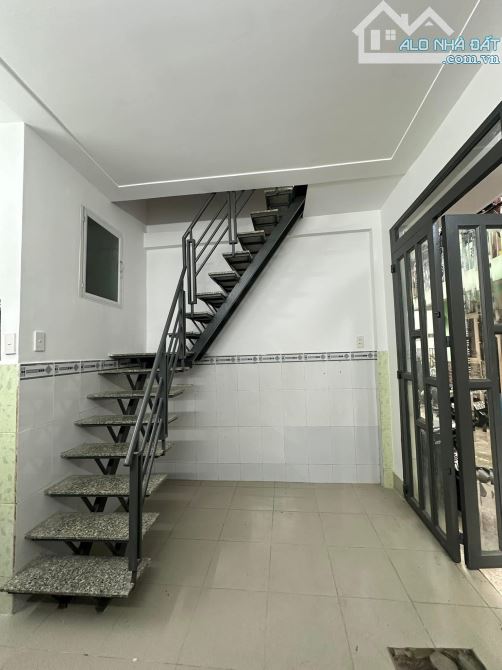 Bán nhà Lê Thúc Hoạch, 16m2 2.15 tỷ thương lượng