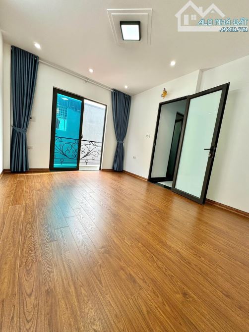 Chung cư Bộ công an, Thượng Thanh, 70m2, nhà đẹp, 2.6 tỷcó thương lượng