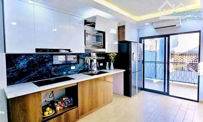 Bán nhà Tân Mai - LKT lô góc, ngõ thông, DT 42m x 6 tầng thang máy mới keng, nội thất VIP