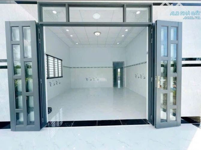 920 triệu sang luôn căn nhà cấp 4 ngay khu dân cư hiện hữu ở Tân Thới Nhì, Hóc Môn, 108m2