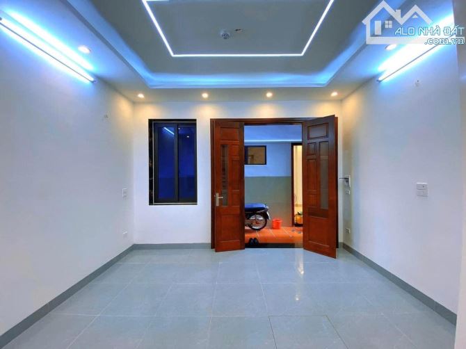 Bán nhà Phạm Đình Hổ, 15.3m2 x 3 tầng, mặt tiền 3.2m, 5.25 tỉ, nhà đẹp ở luôn