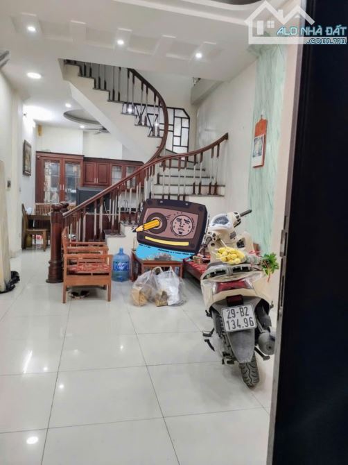 Cho thuê nhà Đội cấn, Ba Đình, 45m, 5 phòng ngủ , full nội thất