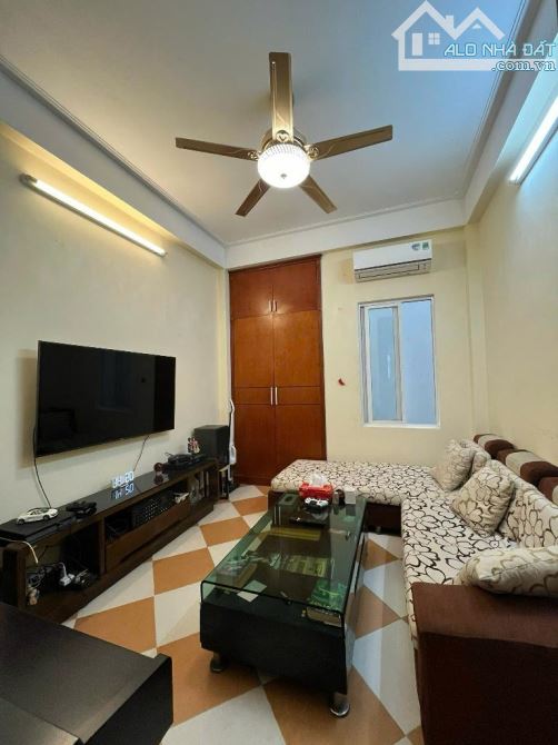 Nhà đẹp giá tốt tại thanh lân s 53 m / 4 tầng / giá 6,4 tỷ