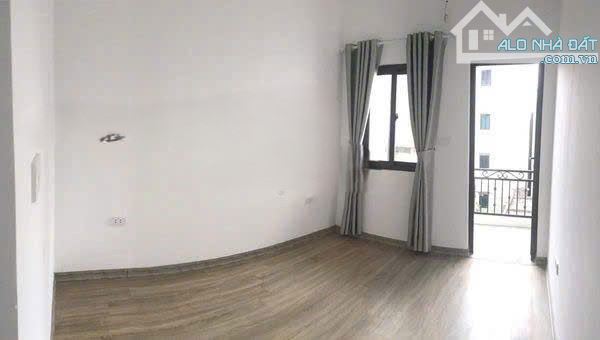 Cho thuê nhà ngõ 120 Kim Giang, 30m2, 3 tầng, 4 ngủ, đủ công năng, 10 Triệu - cho ở GĐ, - 1