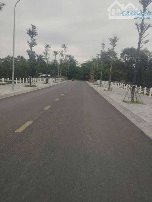 Cực Sốc, Hiếm Nhất, Thôn Đông,  Kim Nỗ, Ngõ Thông Ô Tô DT 59m2, Giá 4.2 Tỷ - 1