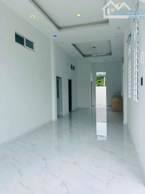 Nhà đẹp Hoà Long 8x16,2m 2 Phòng Ngủ sân oto - 1