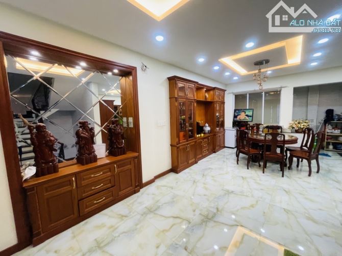 Biệt Thự – Dt: 6.7*18m - Tặng Full Nội Thất Xịn- Hoa Bằng -Tân Sơn Nhì -Tân Phú- 14 tỷ 9 - 14