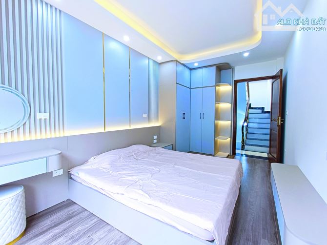 Bán nhà Nguyễn Khoái, Hoàng Mai 31m2x5 tầng, gần Times City, sổ đỏ, 4.35 tỷ - 2