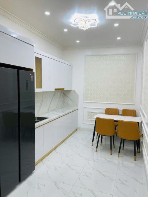 Giá đầu tư! Văn chương,40m^5T- vừa ở vừa kinhdoanh, hơn 6 đồng View Hồ - 2