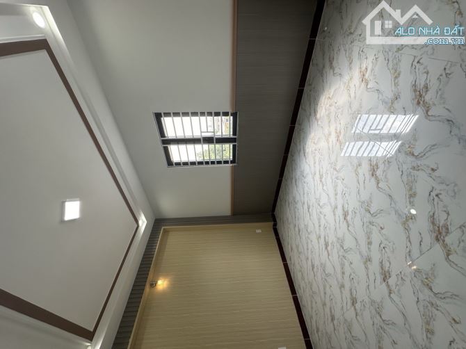 BÁN GẤP NHÀ LVQUỚI  1/ 5 x 15M 4 TẦNG 6PN 7WC CHỈ 6.25 TỶ - 2