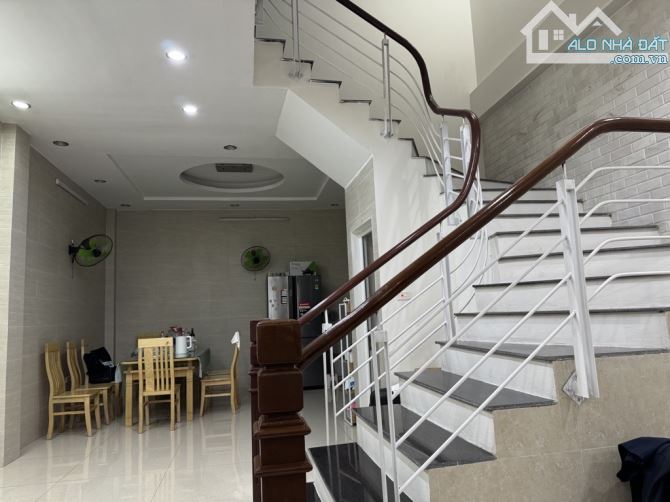 Nhà đẹp, siêu hiếm Ngọc Lâm Long Biên, ngõ ô tô, 66 m2, MT 5.2m, nhỉnh 8 tỷ, ở sướng - 2