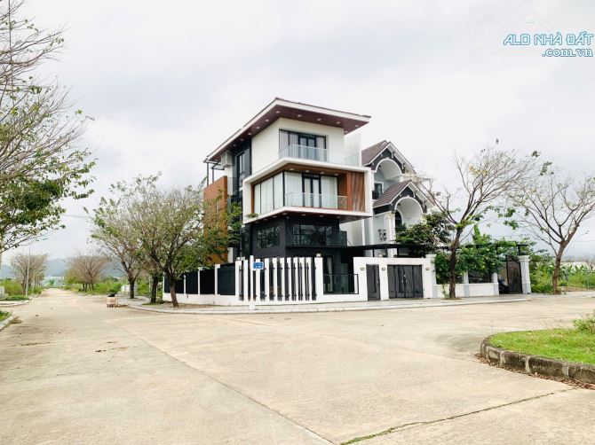 🍁🍁 Đất Biệt Thự 187.5m2 Golden Hill sát ngay Nguyễn Tất Thành nối dài  Giá 4ty09 TL - 2