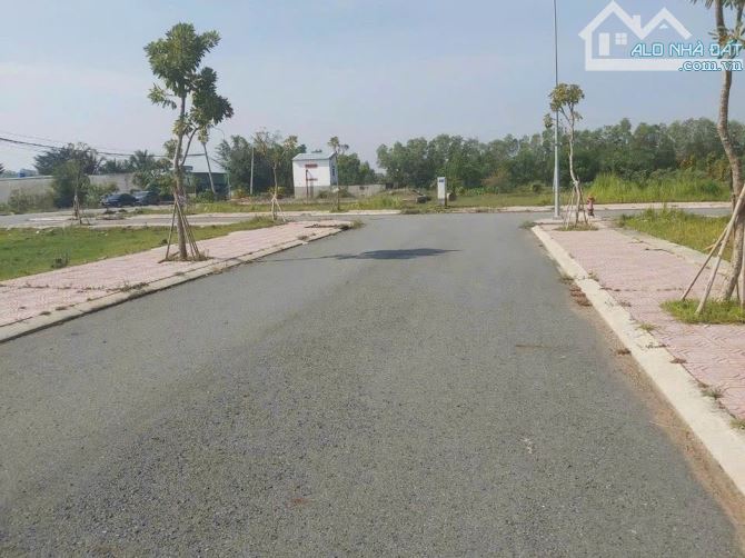 ĐẤT CẦN BÁN KHU DÂN CƯ CHỢ ĐỨC HÒA 700 TRIỆU , SỔ HÔNG RIÊNG , ĐẤT ĐÔ THỊ 85M2 - 2