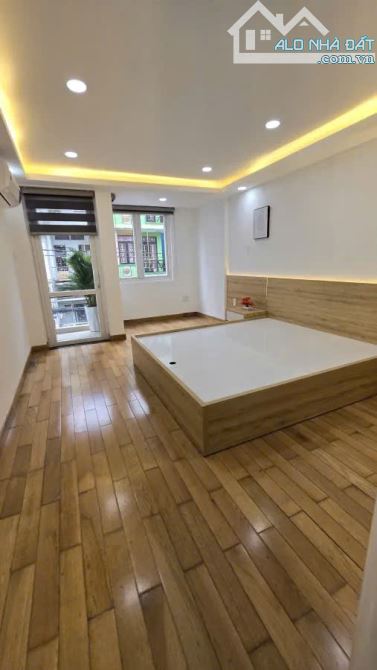 Bán nhà mặt tiền hẻm 10m Cộng Hoà, 136m2, ngang 5.3m, khu VIP, 19 tỷ - 2