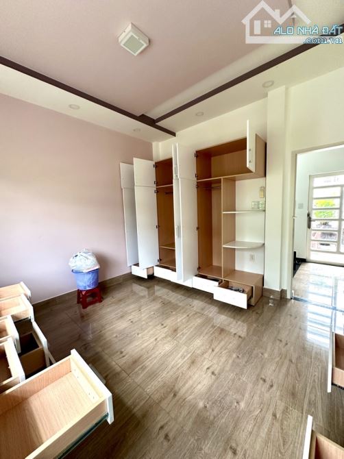 Villa LINH ĐÔNG. 3 tầng .: DT: 160M2.NGANG :10.3M.ĐƯỜNG XE HƠI THÔNG. - 2