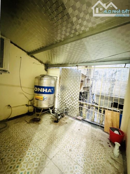 B.án nh.à Đống Đa: Ngõ 138 Chợ Khâm Thiên 28 m 3.75 tỷ, sổ đỏ riêng nở hậu. Xe máy tránh. - 3