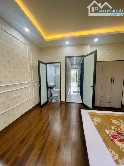 Bán nhà Phúc Lợi 5 tầng thang máy. 2 mặt tiền. 67m2 chỉ 11,x tỷ - 3