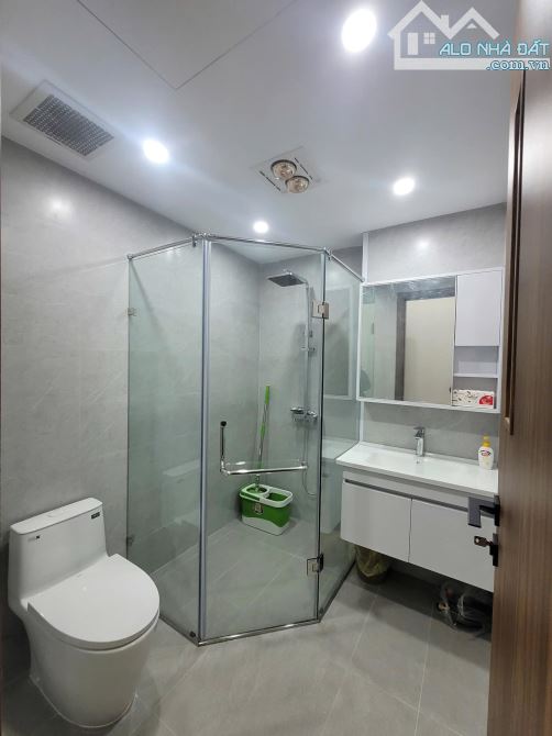 * Nhà Nguyễn Văn Cừ - Ngõ ô tô - Cách cầu Chương Dương 850m - 45m2*6T*4m, thang máy - 4