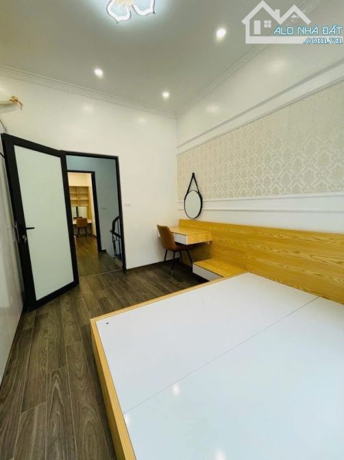Giá đầu tư! Văn chương,40m^5T- vừa ở vừa kinhdoanh, hơn 6 đồng View Hồ - 4