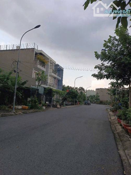 ĐẤT CẦN BÁN KHU DÂN CƯ CHỢ ĐỨC HÒA 700 TRIỆU , SỔ HÔNG RIÊNG , ĐẤT ĐÔ THỊ 85M2 - 4