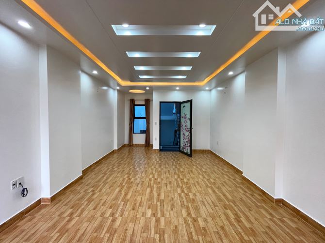 Nhà dân xây phân lô 193 Văn Cao - 80m2 ngang 4.2m - Nội thất cao cấp - 6