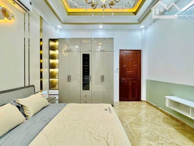 Bán gấp nhà 60m2 ngay Hoà Bình, Tân Phú. Giá: 2 Tỷ 850. SHR, hẻm ô tô. Liên hệ ngay - 7