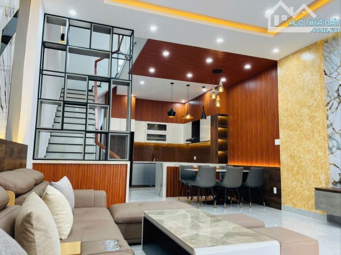 NHÀ 3 TẦNG, RẤT ĐẸP - FULL NỘI THẤT - KHU VIP HOÀ XUÂN - ĐÀ NẴNG. - 8