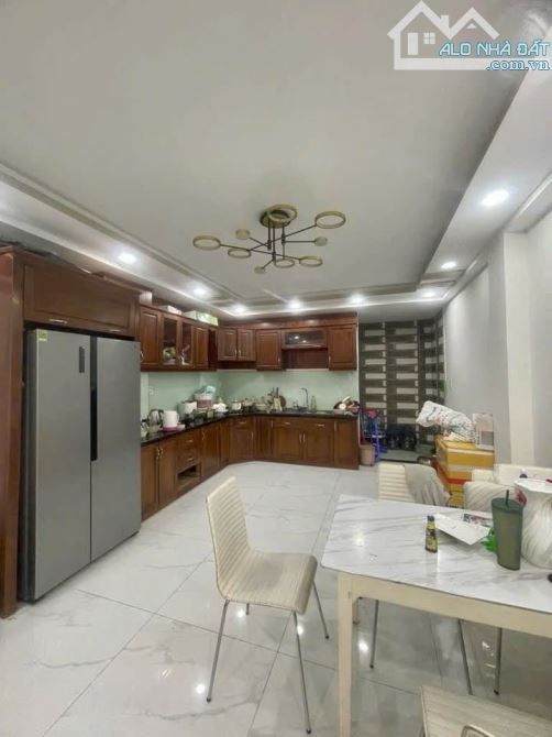 Mặt tiền hẻm chợ Rạch Ông 4.5x20 4 tầng chỉ 10 tỷ 6 - 1