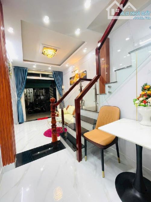 NHÀ GẦN 30M2, ĐÚC 2 LẦU HẺM XE TẢI 🚛 THÔNG ĐƯỜNG QUANG TRUNG, NHỈNH 3,7 TỶ - 1