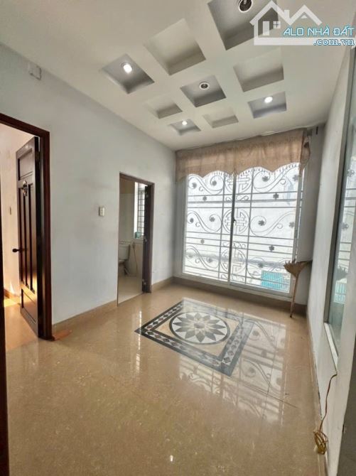 Bán nhà Âu Cơ, Q.11, 100m², đối diện công viên, giá chỉ 15.x tỷ