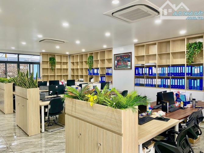 Bán Tòa nhà Văn phòng KĐT Vạn Phúc 6 Tầng Ngang 12.8×22M, DTS 740m2 chỉ 64 tỷ TL